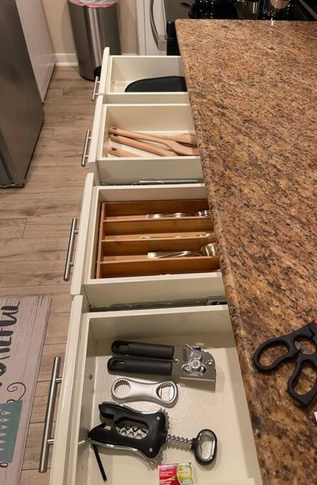 Beautiful/Spacious 2 Bedroom Houston Near Galleria Dış mekan fotoğraf
