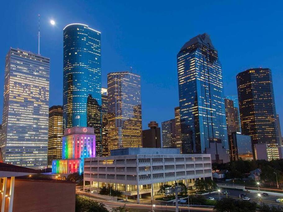 Beautiful/Spacious 2 Bedroom Houston Near Galleria Dış mekan fotoğraf