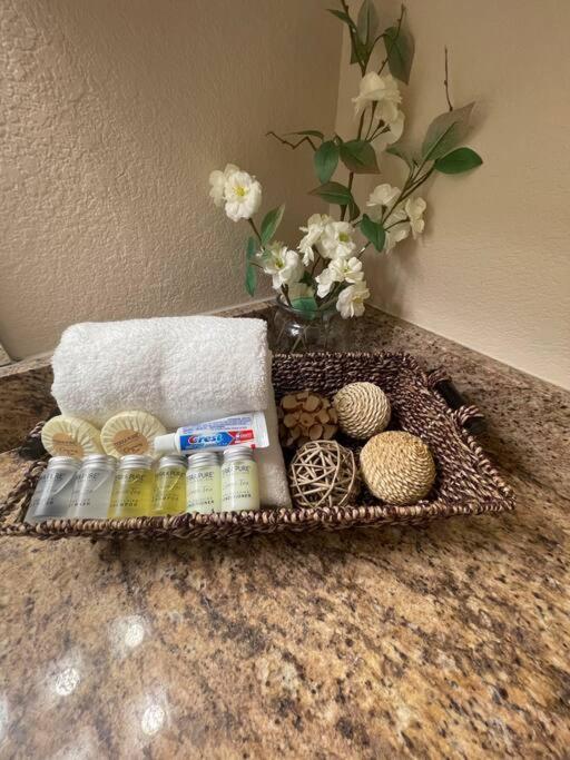 Beautiful/Spacious 2 Bedroom Houston Near Galleria Dış mekan fotoğraf